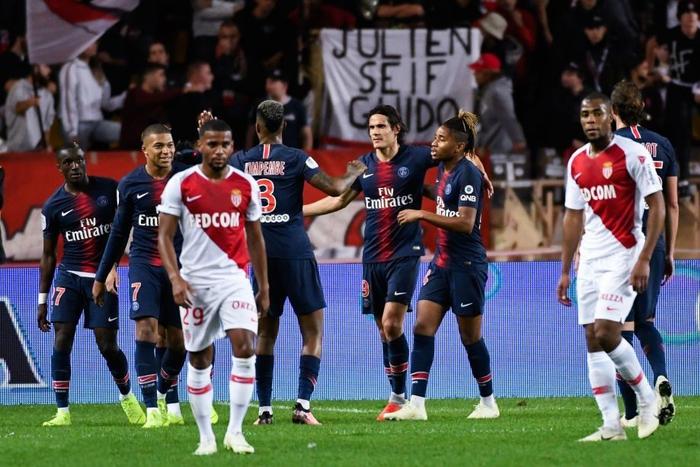 背后都汇聚 背后都汇聚