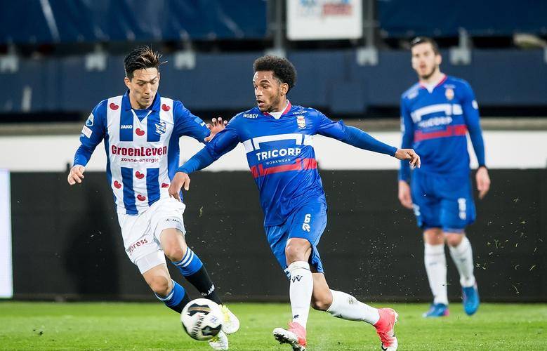 球员不断反 球员不断反